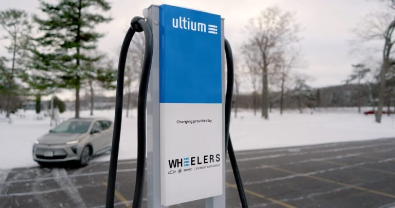 Elektromobilių įkrovimo stotelės žiemą- kaip saugiai ir efektyviai krauti šaltyje